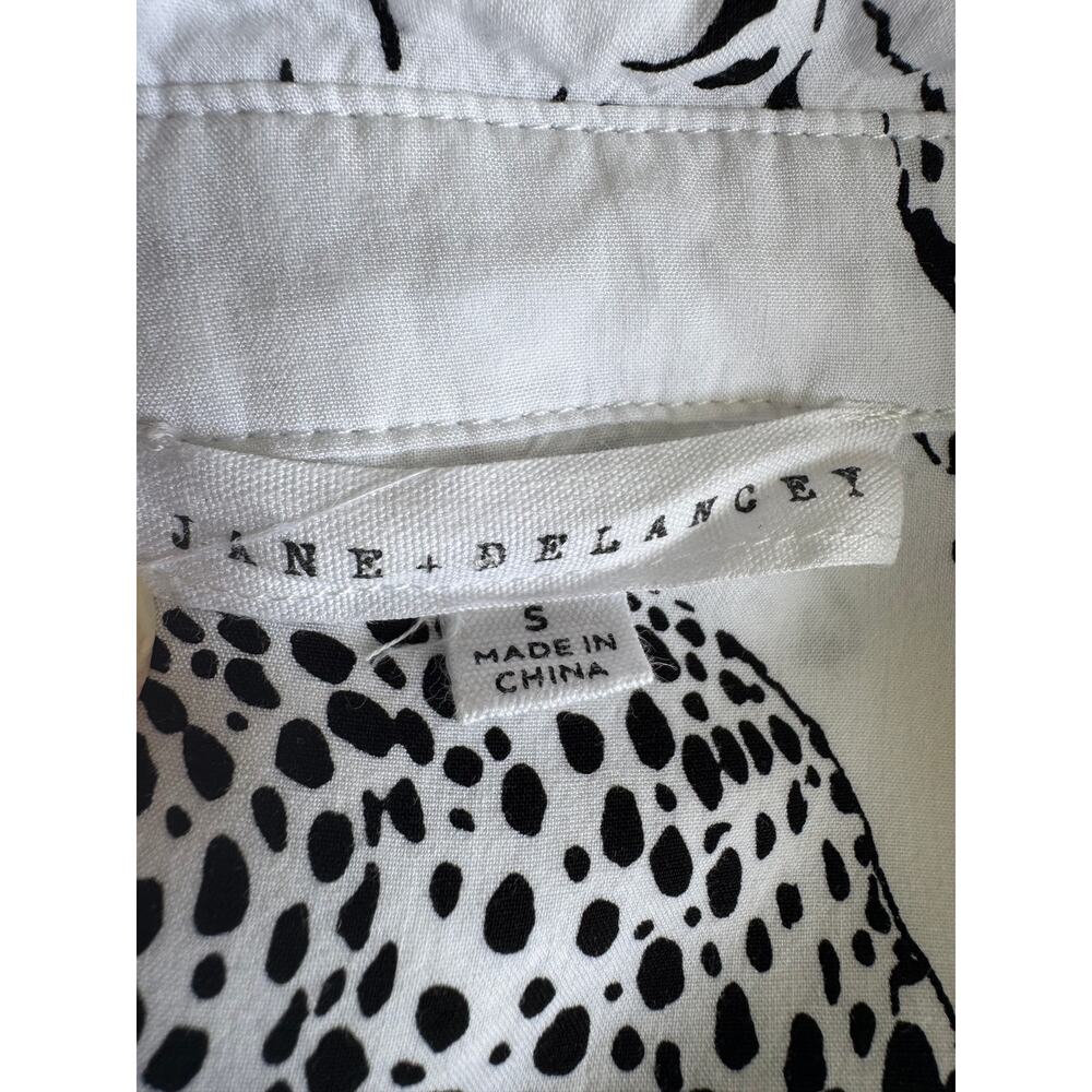 Jane + Delancey Safari Animal Print Button Front Rayon Blouse Size Small - Picture 5 of 8